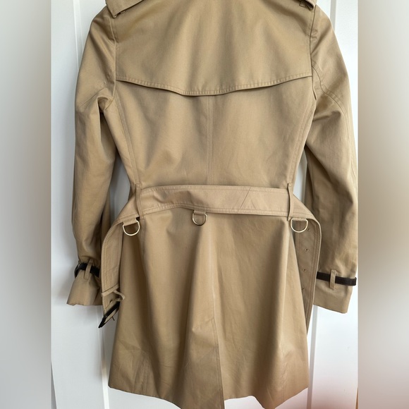 Burberry Kensington Trench Coat - Picture 6 of 8